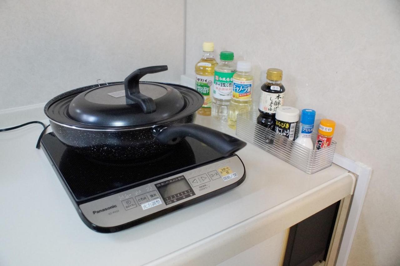 Holiday home 10mins Train To Namba, 4 Mins Walk To Stn, 2 Floors Japanese Style , 2-8 People Osaka