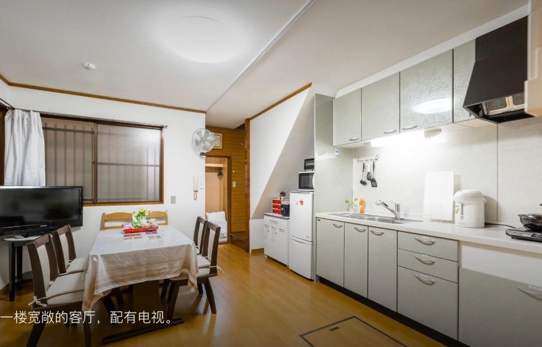 10mins Train To Namba, 4 Mins Walk To Stn, 2 Floors Japanese Style , 2-8 People Holiday home Osaka