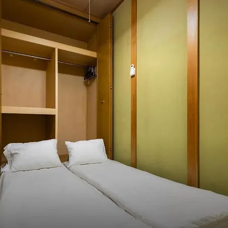 10Mins Train To Namba, 4 Mins Walk To Stn, 2 Floors Japanese Style , 2-8 People Villa โอซาก้า ภายนอก รูปภาพ