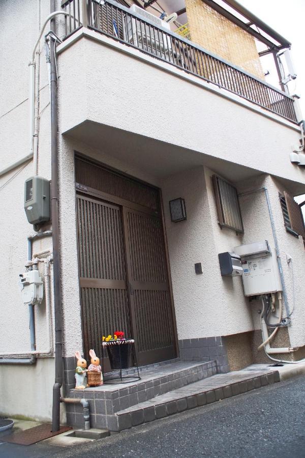 วันหยุดที่บ้าน 10mins Train To Namba, 4 Mins Walk To Stn, 2 Floors Japanese Style , 2-8 People